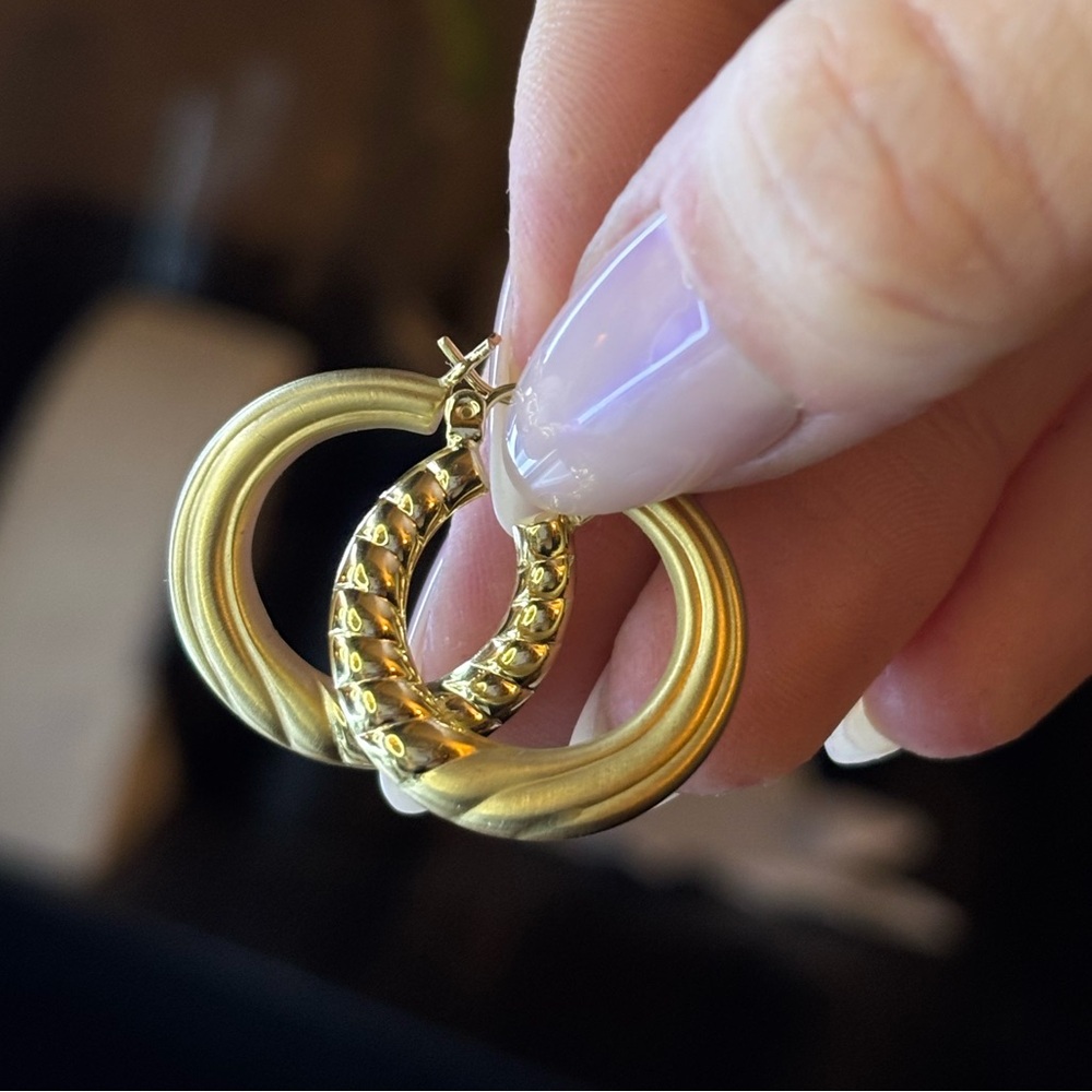 14k Gold Satin/Polished Hoop Earrings